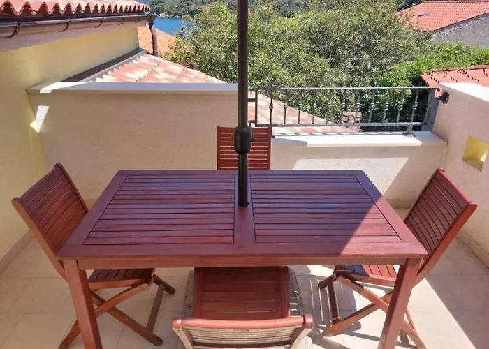 House 42 Apartament Valun