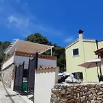 House 42