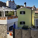 Apartment House 42 *