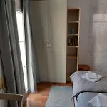 House 42 * Valun