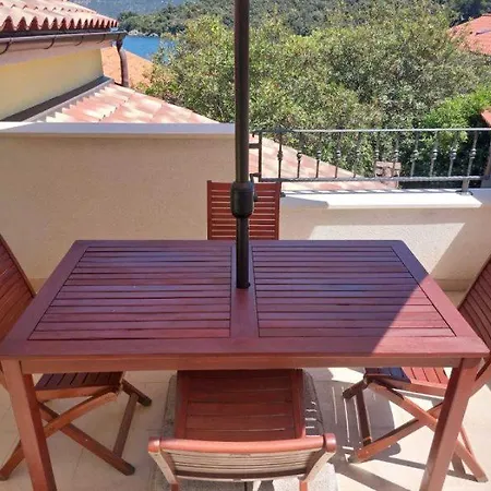 House 42 Apartament Valun