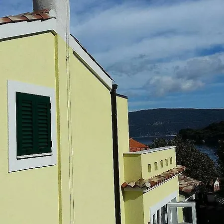 Apartment House 42