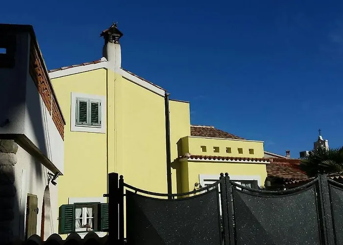 Appartement House 42 *