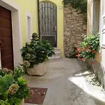 House 42