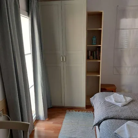House 42 * Valun