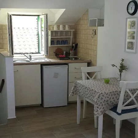 Apartment House 42 *